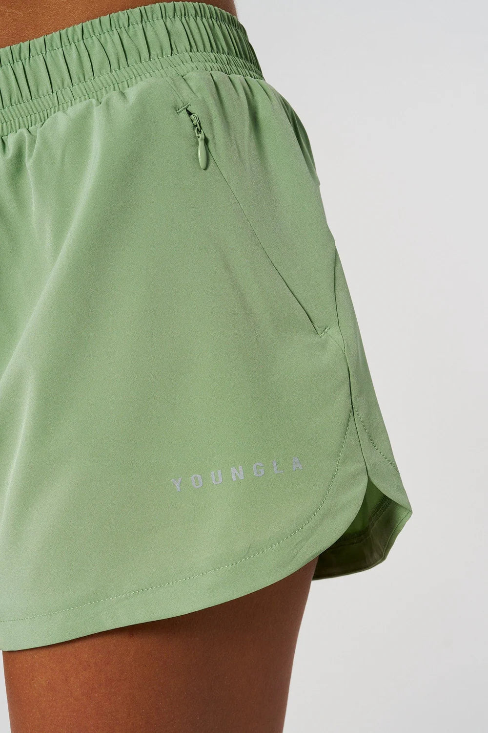 Short youngla mujer