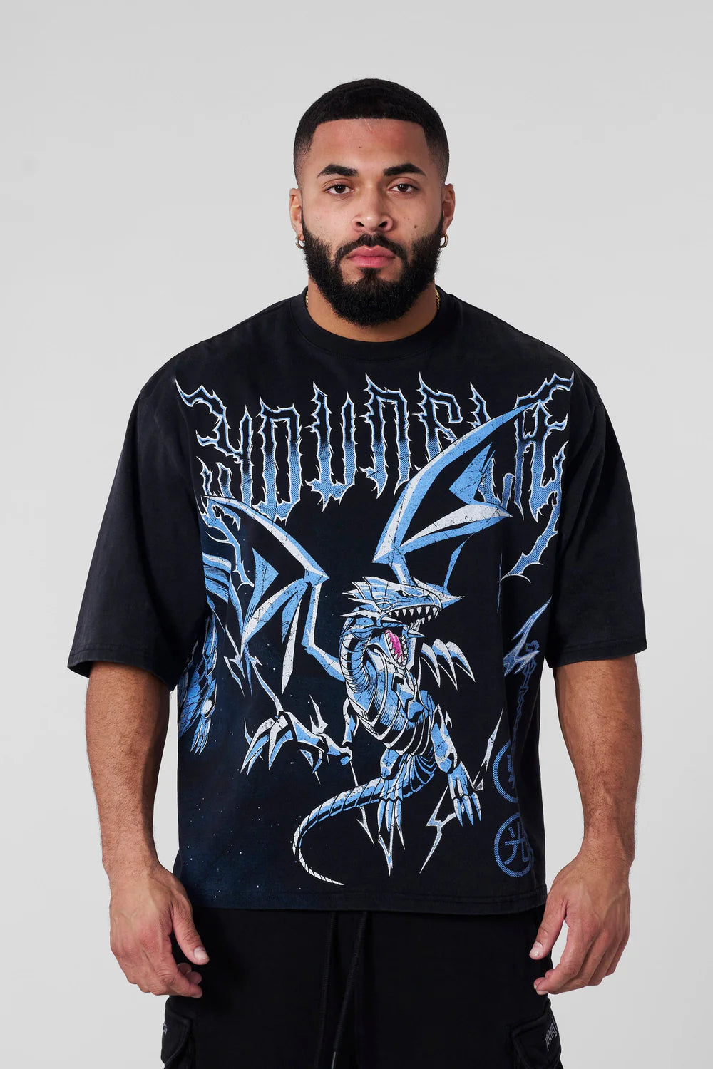 CAMISETA YOUNGLA X YUGIOH  HOMBRE